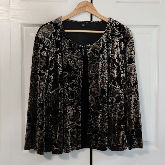 Briggs New York Tops - Briggs New York Women's Black Velvet Jacket Built-in Top Size 2X Paisley Shine